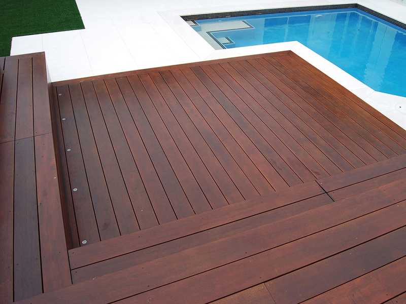 Merbau pool deck with seating